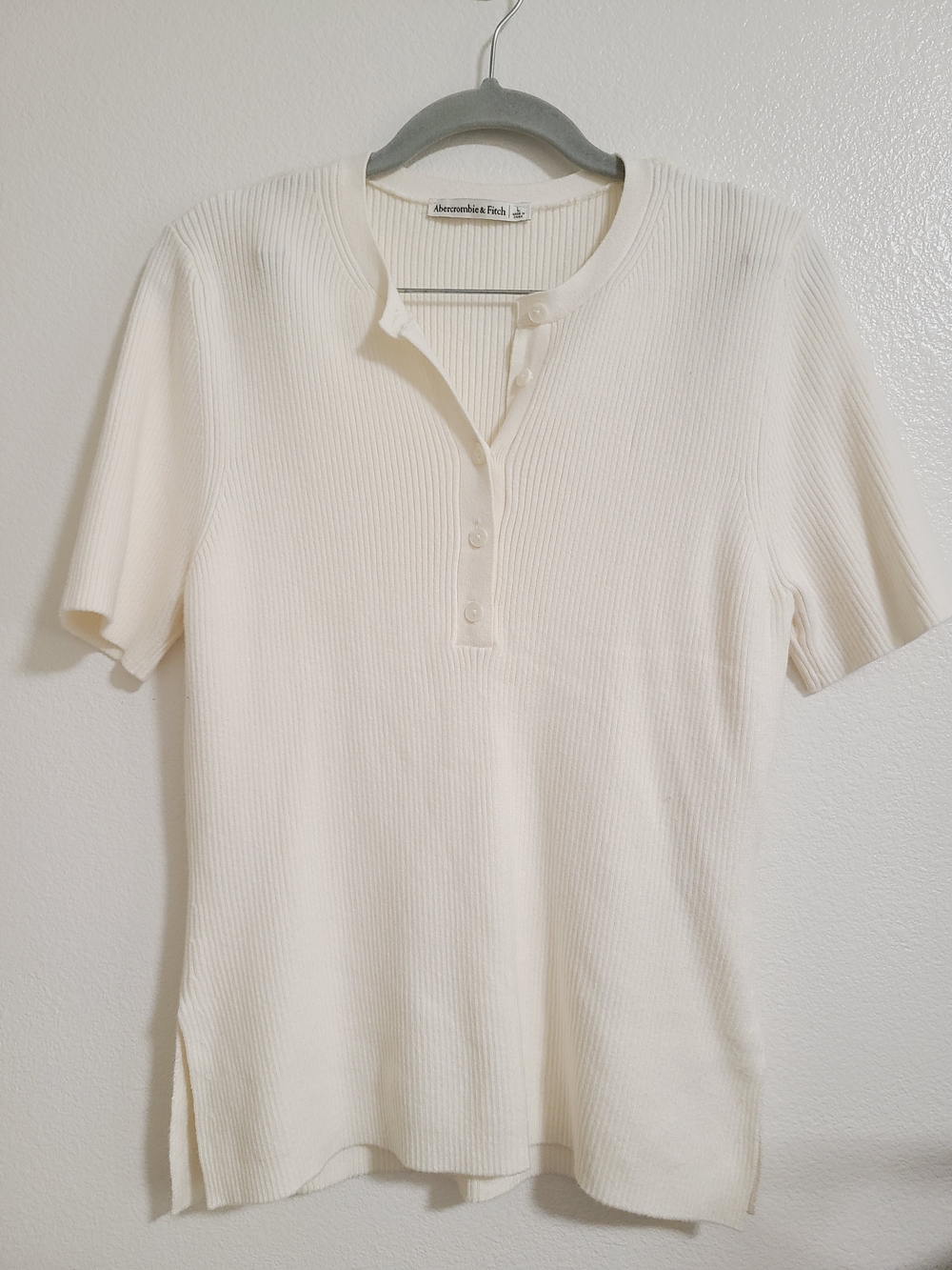 Abercrombie & Fitch Ivory Ribbed Henley Short Sleeve Top